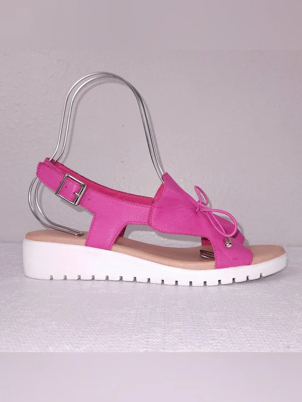 Django & Juliette Malika Slingback Platform Sandals Fuscia Leather